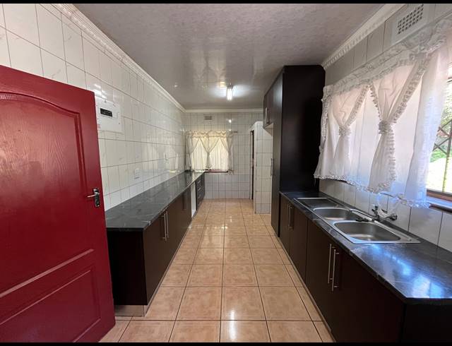 3 BEDROOM HOUSE TO LET IN BELLAIR